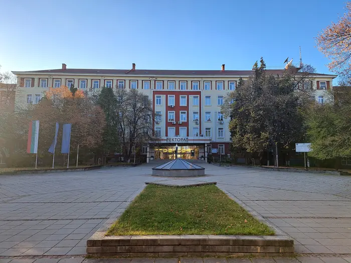 Главната сграда на Техническия университет в София
